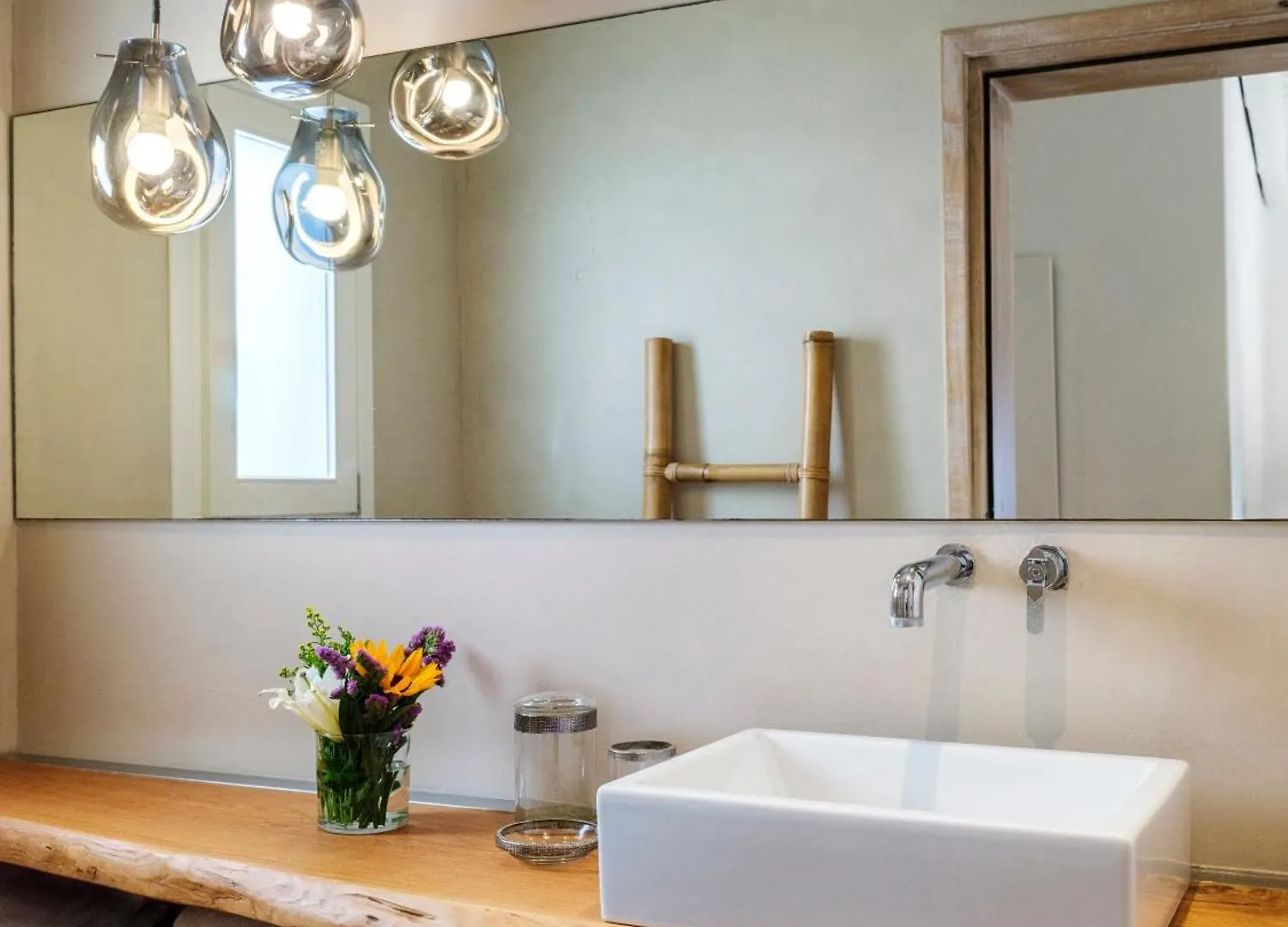 V&V Guest House - Luxury Suites Ornos