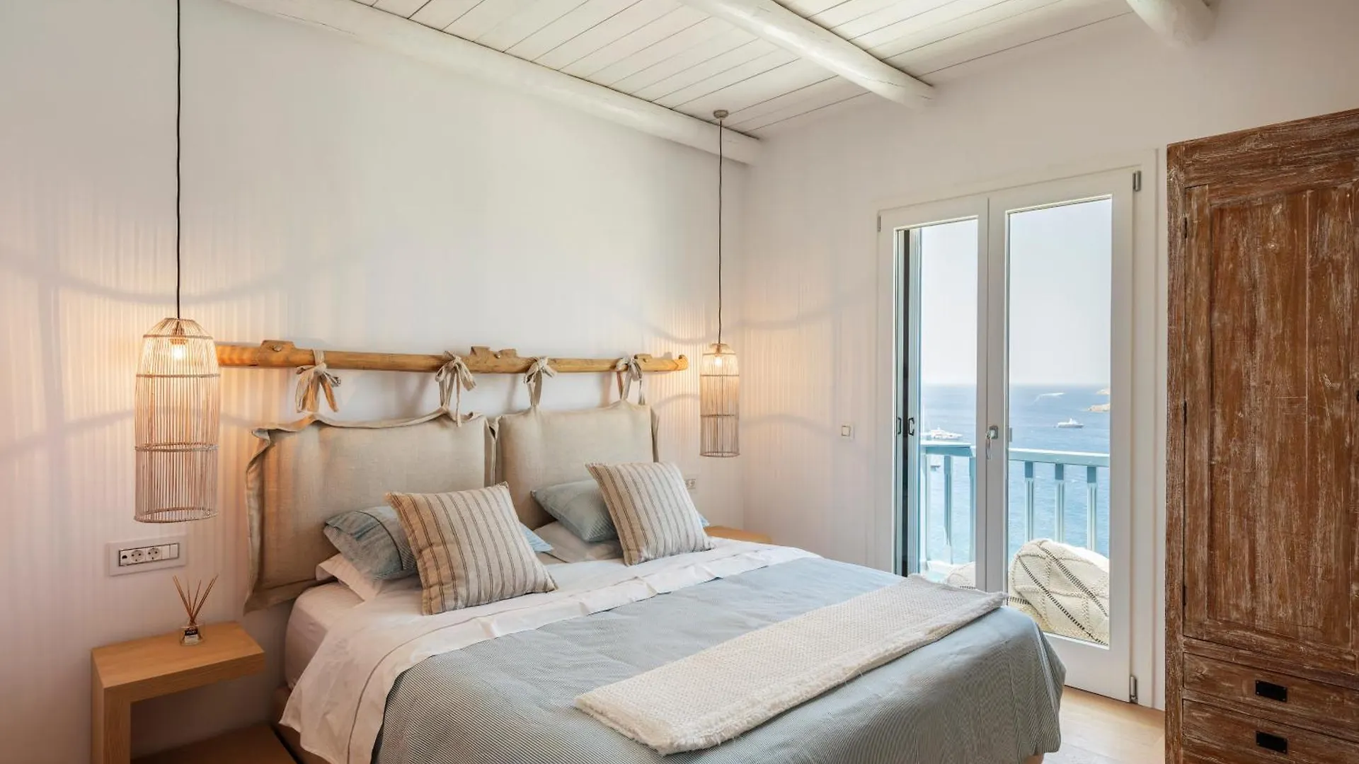 V&V Guest House - Luxury Suites Ornos