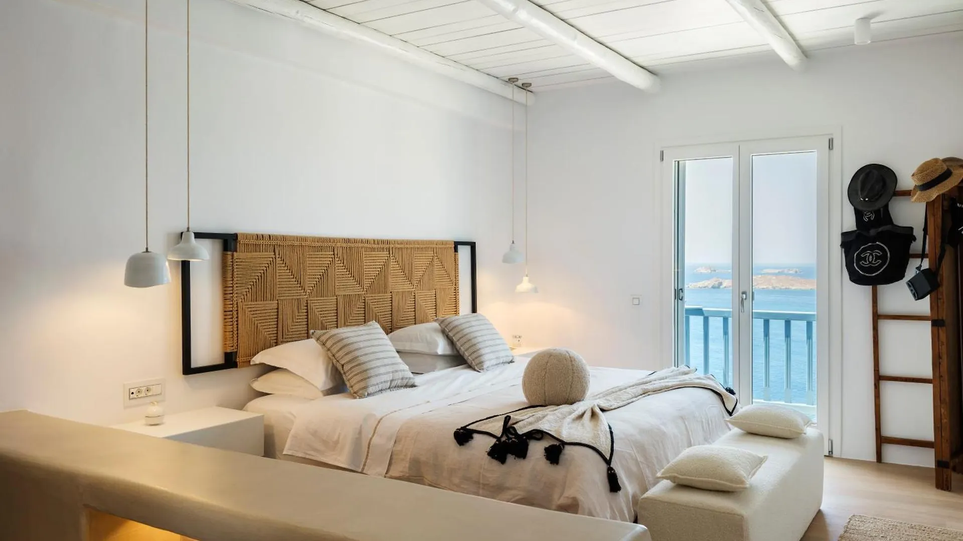 V&V Guest House - Luxury Suites Ornos  Griechenland