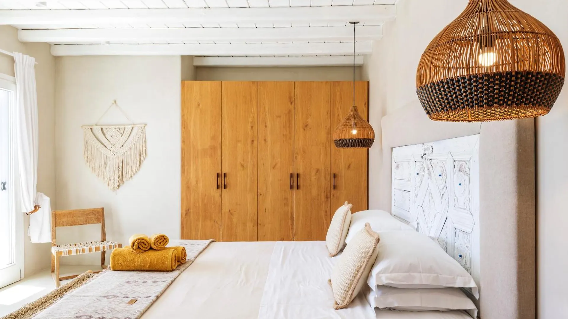 V&V Guest House - Luxury Suites Ornos