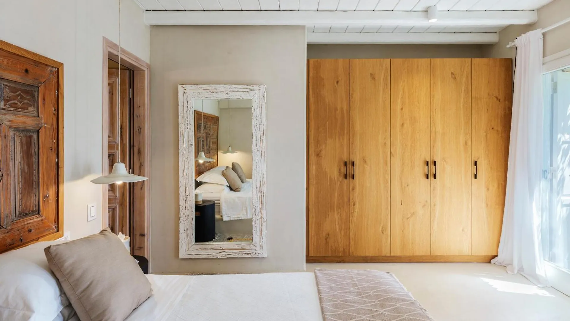 V&V Guest House - Luxury Suites Ornos  Griechenland