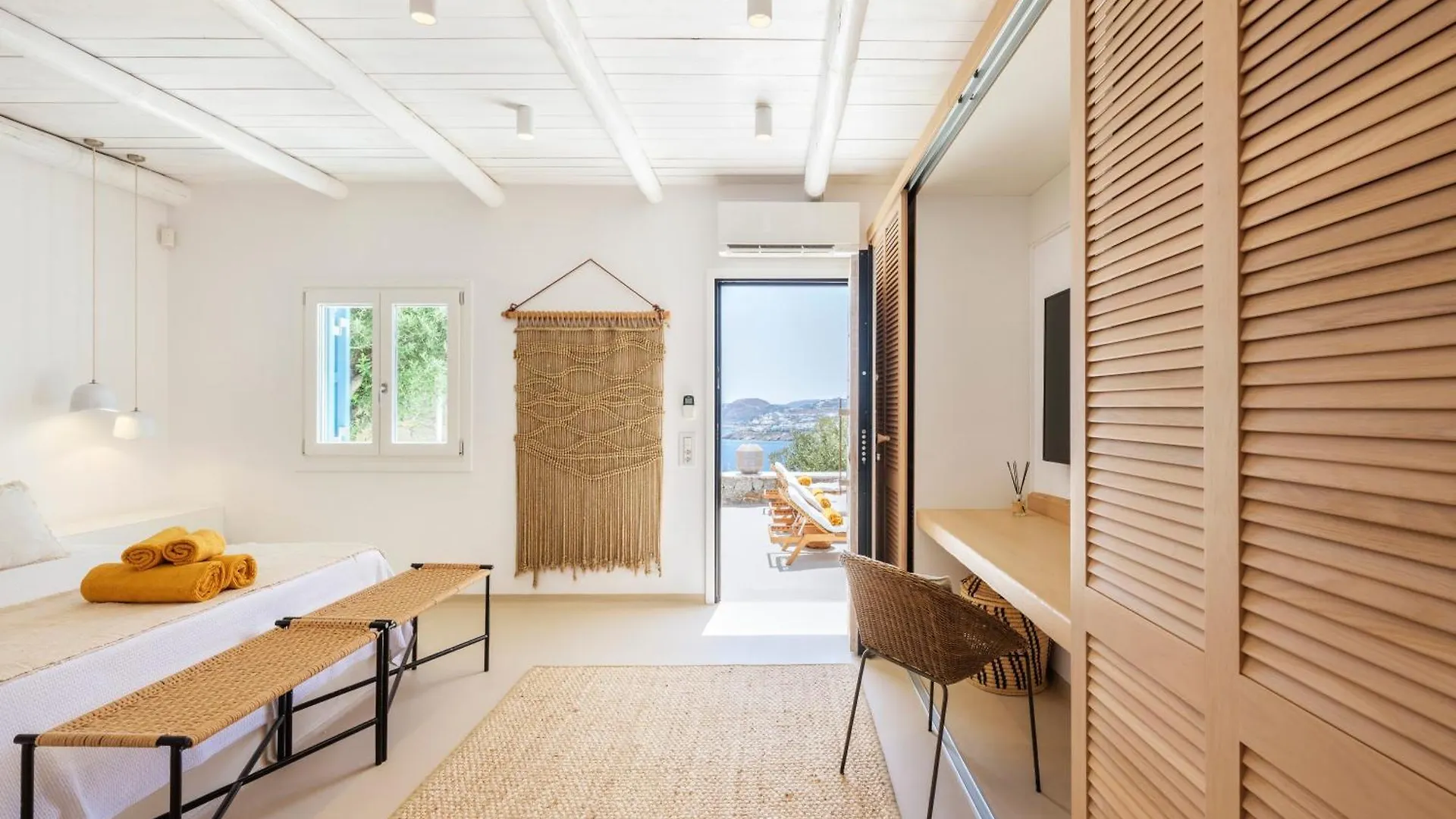 V&V Guest House - Luxury Suites Ornos  Griechenland