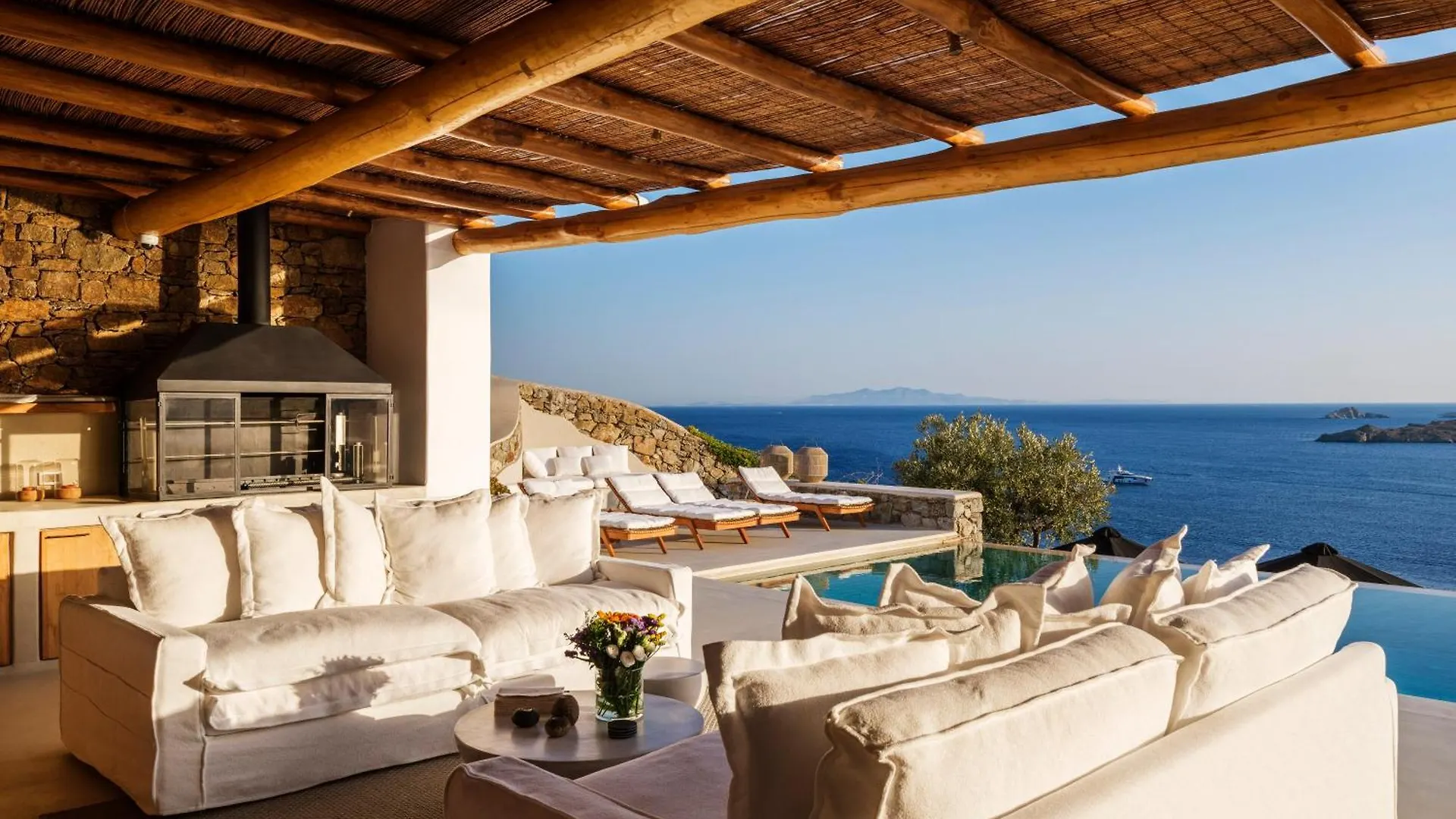 V&V Guest House - Luxury Suites Ornos